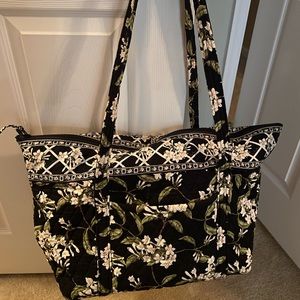 Vera Bradley large tote travel tote luggage overnight bag
